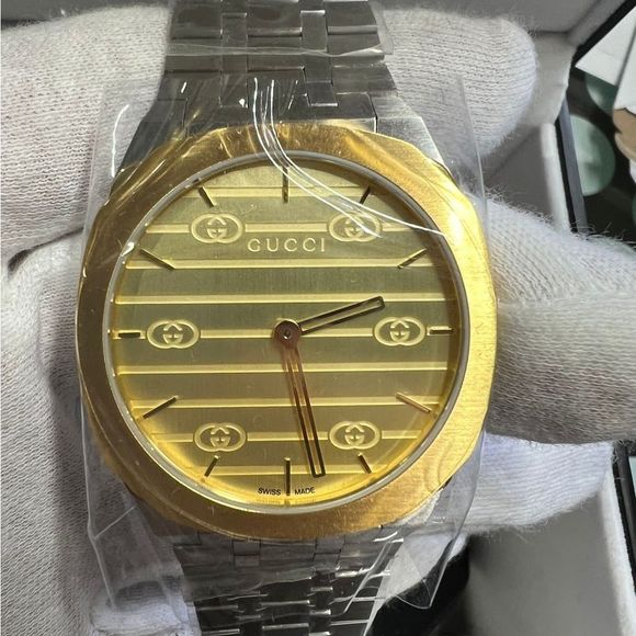 NIB Gold Tone Gucci Watch - 25h Series - Picture 1 of 7